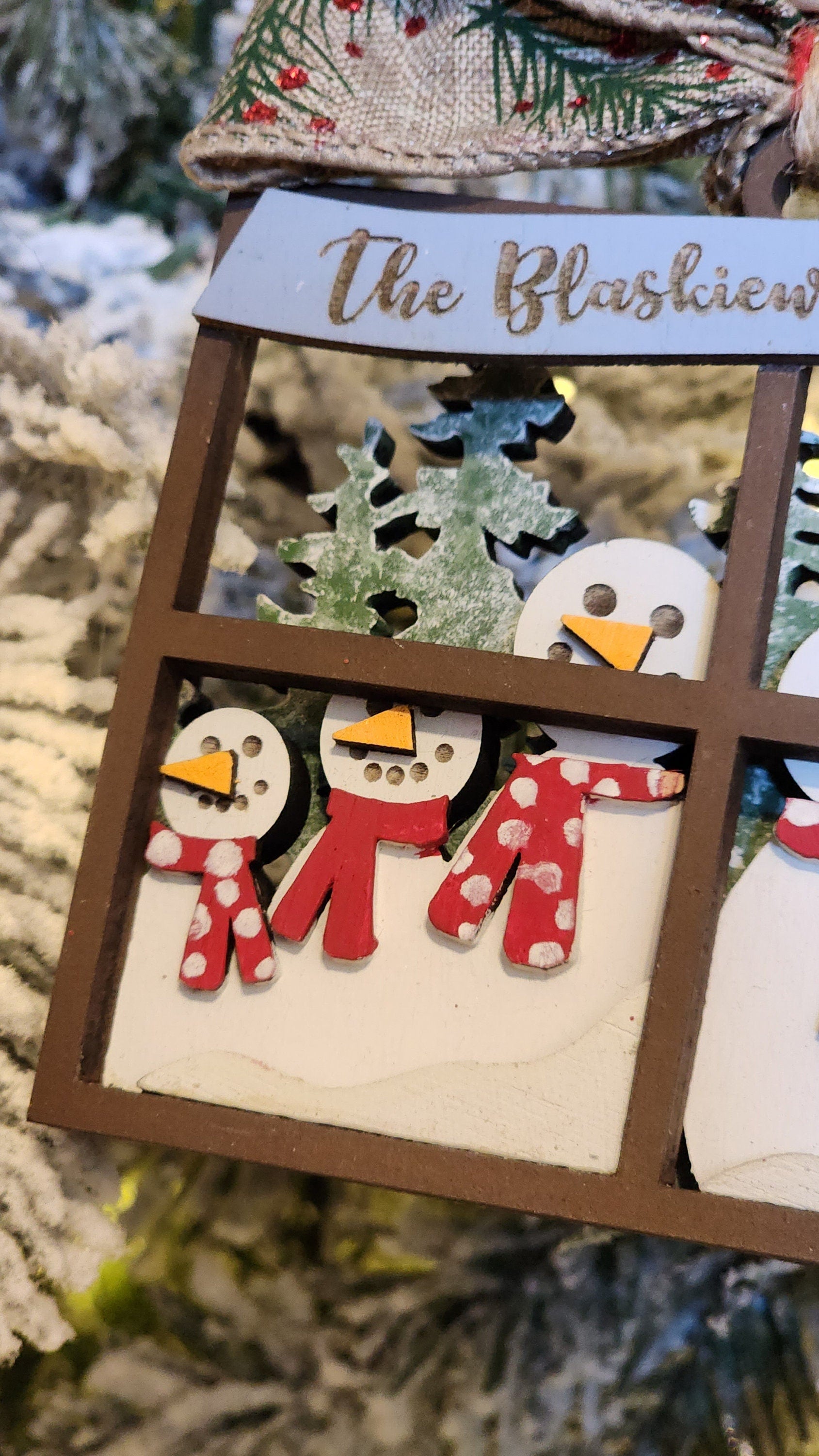 Snowmen Family | Personalized Ornament.