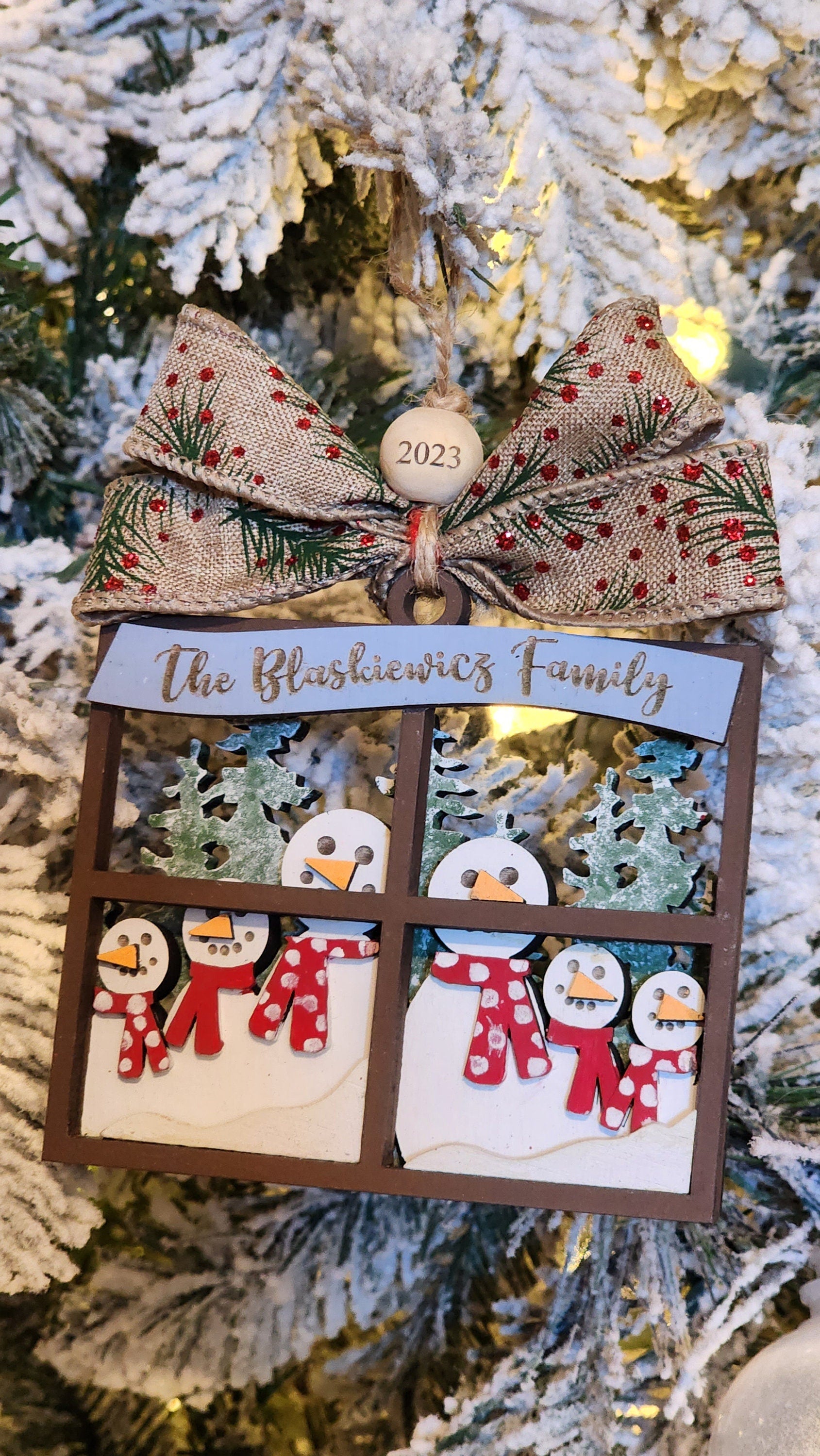 Snowmen Family | Personalized Ornament.