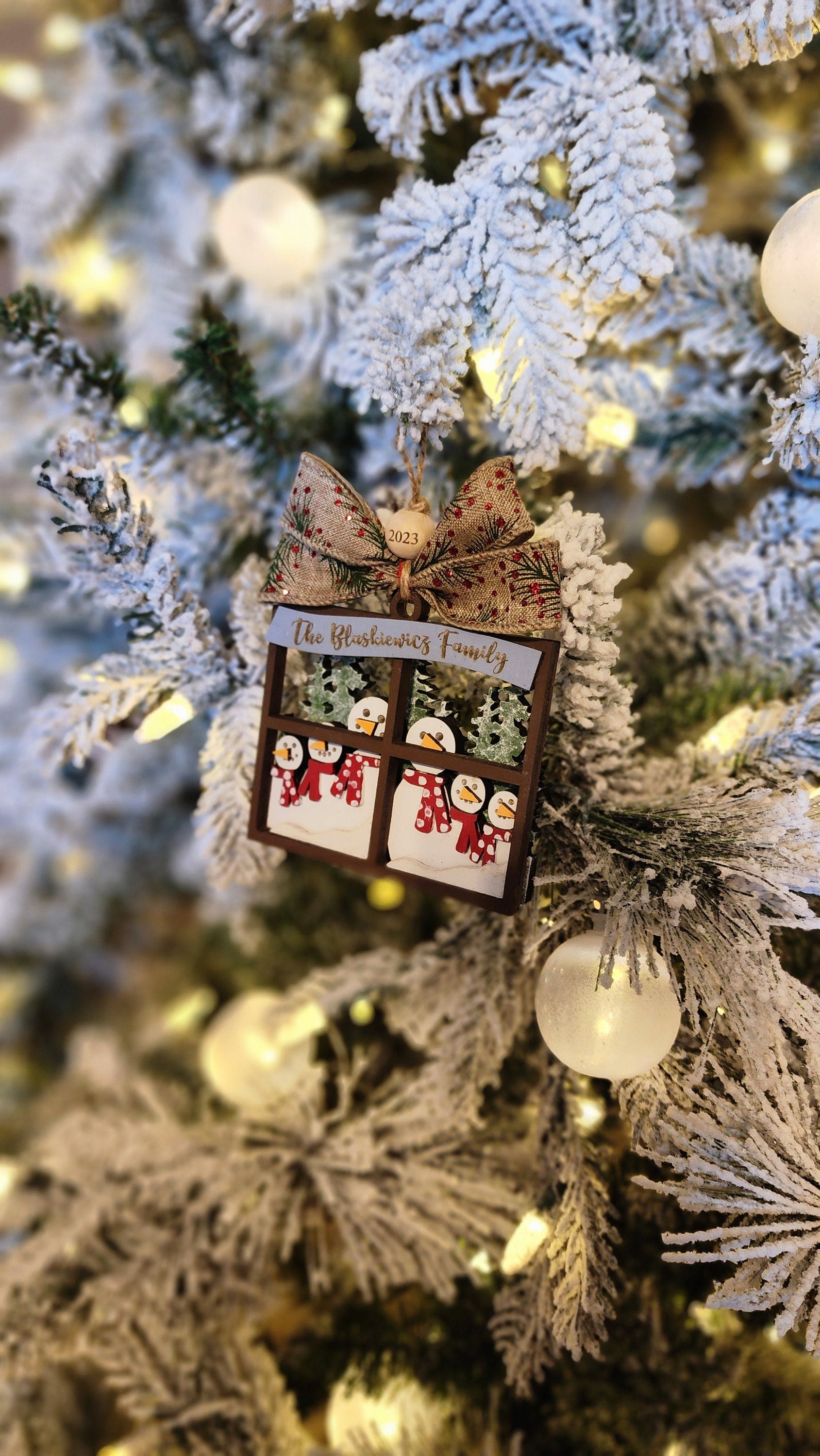 Snowmen Family | Personalized Ornament.