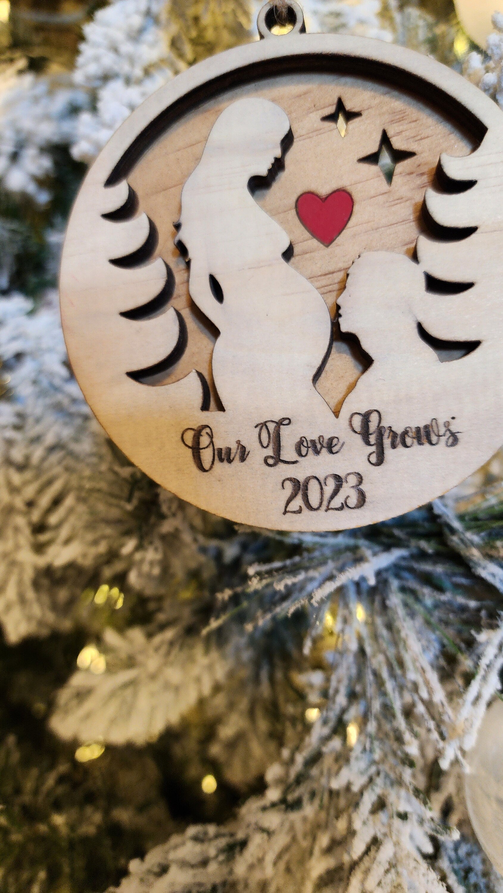 Expecting Mom | Personalized Christmas Ornament.